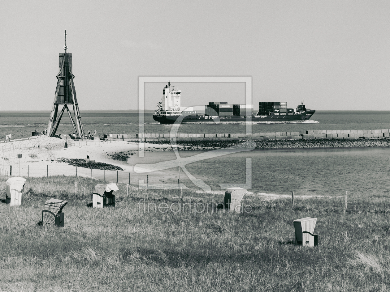 Bild-Nr.: 12816968 Kugelbake und Containerschiff in Cuxhaven erstellt von dieterich