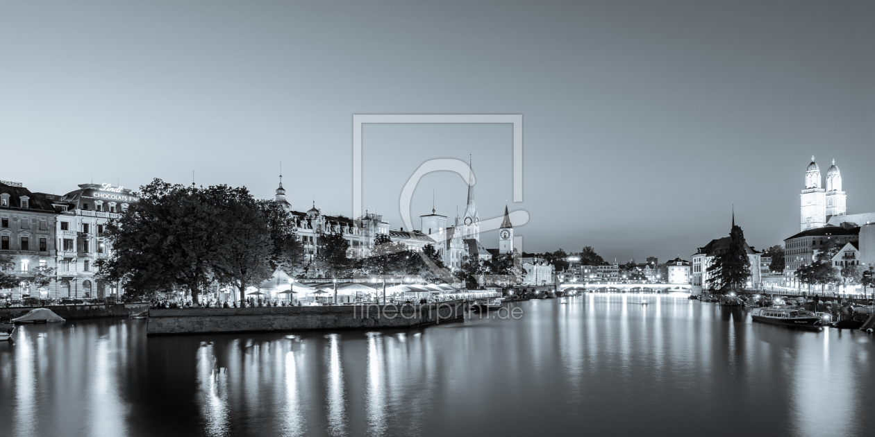 Bild-Nr.: 12829754 Zürich mit dem Grossmünster am Abend - monochrom erstellt von dieterich