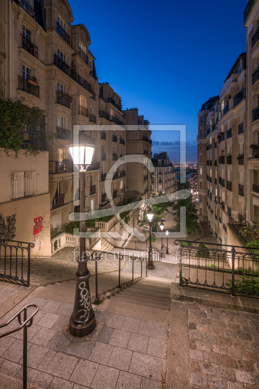 Bild-Nr.: 12833889 Straße in Montmartre bei Nacht erstellt von eyetronic
