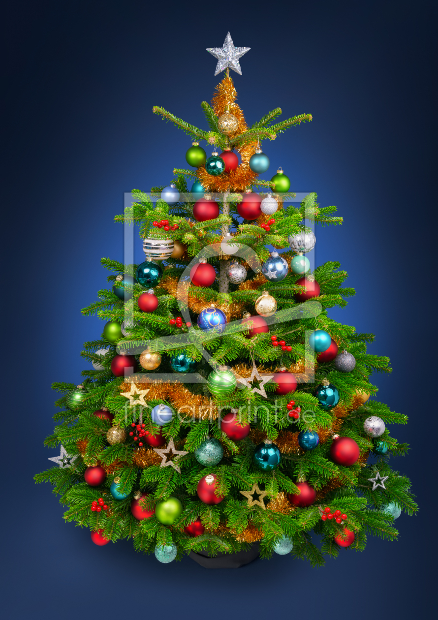 Bild-Nr.: 12845992 Geschmückter Weihnachtsbaum auf blauem Hintergrund erstellt von Smileus