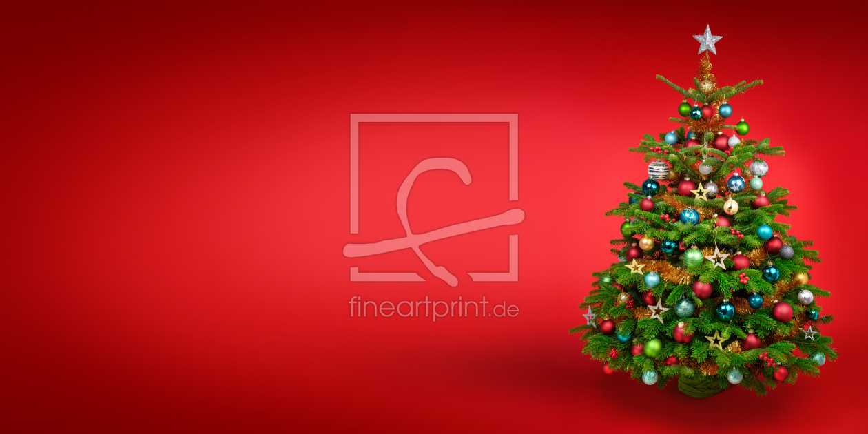 Bild-Nr.: 12847223 Geschmückter Weihnachtsbaum auf rotem Hintergrund erstellt von Smileus
