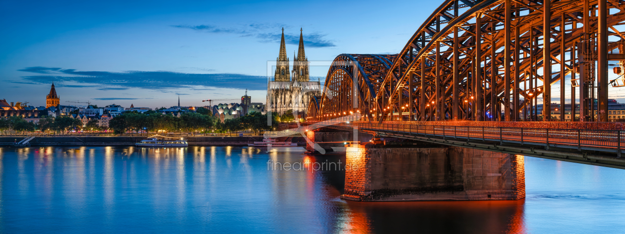 Bild-Nr.: 12851517 Köln Skyline Panorama am Abend erstellt von eyetronic