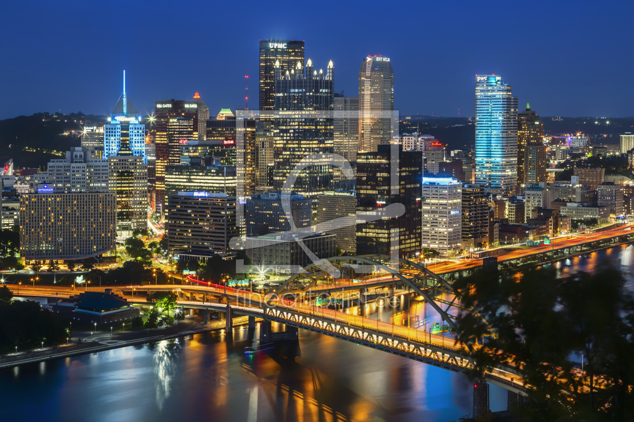 Bild-Nr.: 12855888 Skyline von Pittsburgh am Abend erstellt von Melanie Viola