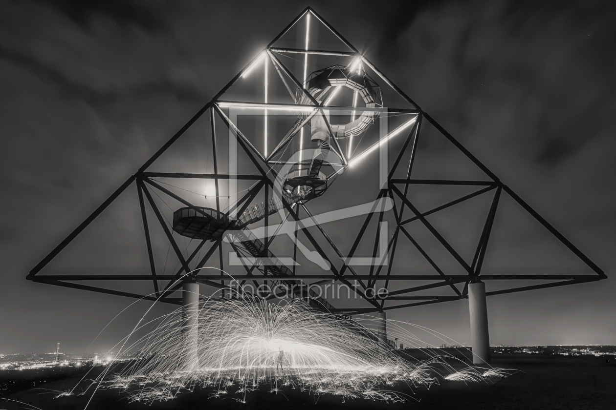 Bild-Nr.: 12857435 Tetraeder - Bottrop -  Lightpainting Schwarz-weiß erstellt von uh-Photography