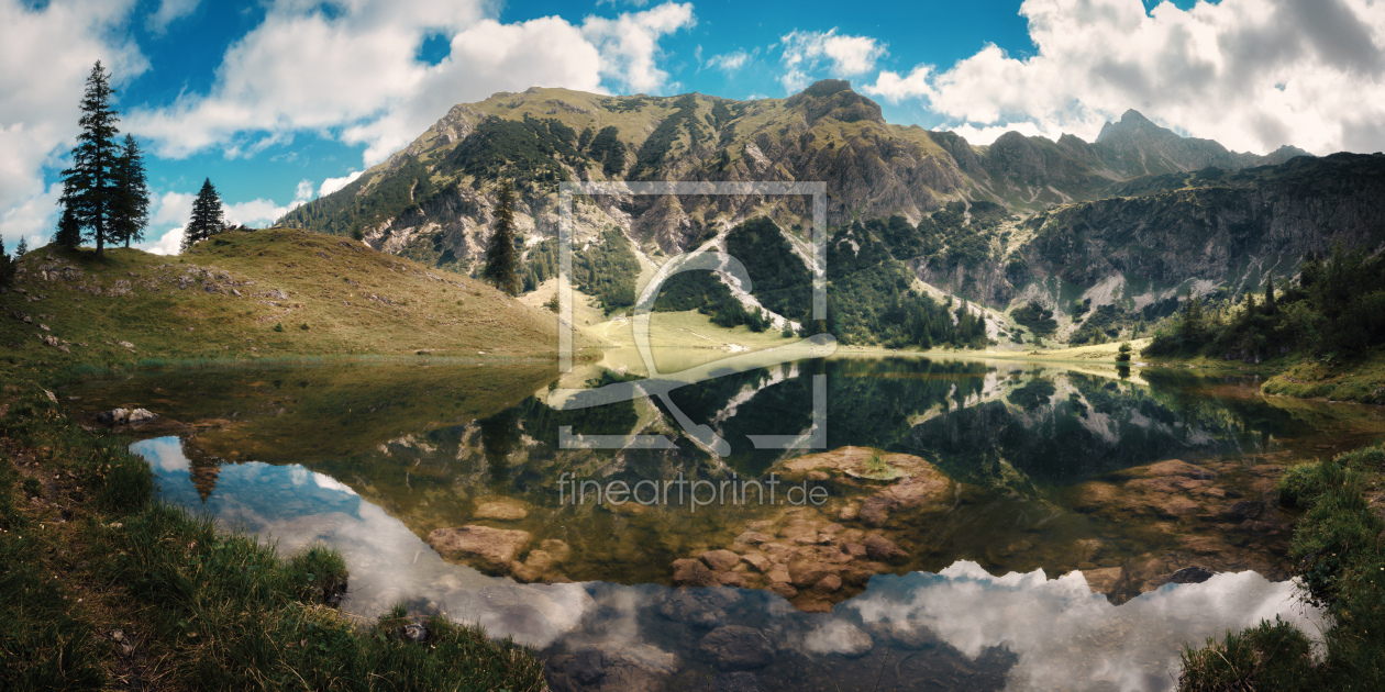 Bild-Nr.: 12860074 Idyllische Bergseenlandschaft in den Alpen erstellt von Smileus