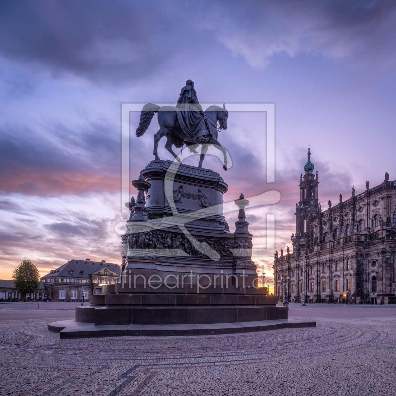 Bild-Nr.: 12861546 Dresdner Hofkirche mit König-Johann-Denkmal  erstellt von eyetronic