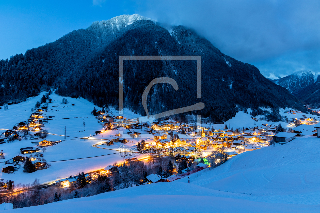 Bild-Nr.: 12873376 Gaschurn im Montafon an einem Winterabend erstellt von janschuler