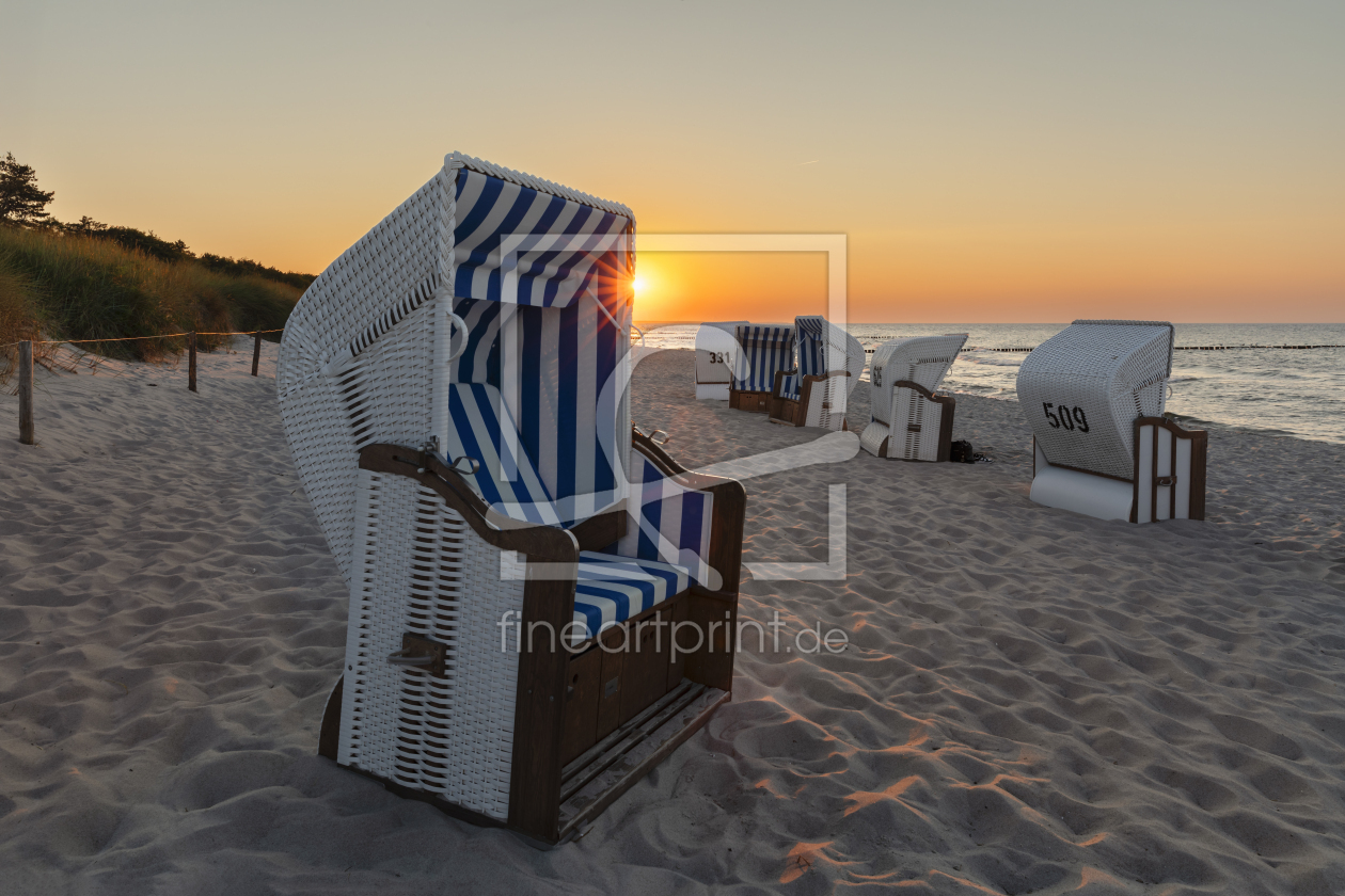 Bild-Nr.: 12876409 Strandkörbe am Strand von Zingst bei Sonnenunterga erstellt von KundenNr-360966