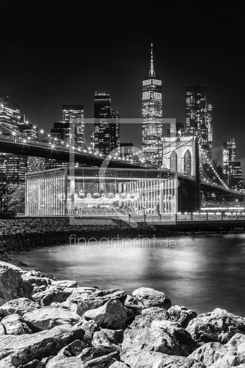 Bild-Nr.: 12879213 Manhattan Impression aus Brooklyn in Monochrom erstellt von Melanie Viola