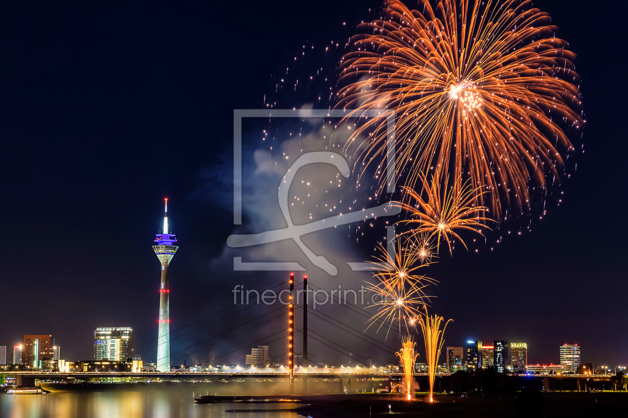 Bild-Nr.: 12886111 Feuerwerk - Düsseldorf - Japan-Tag erstellt von uh-Photography