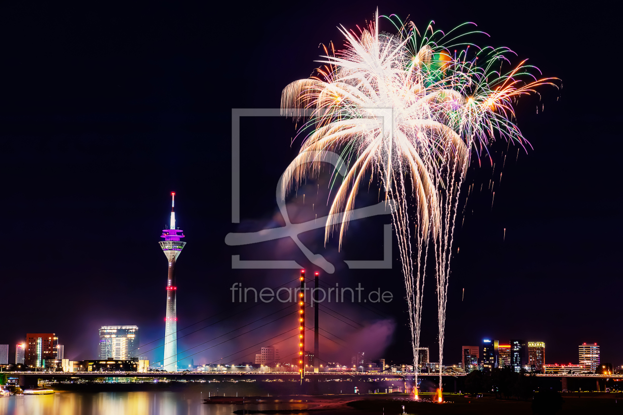 Bild-Nr.: 12886972 Feuerwerk - Düsseldorf - Japan-Tag erstellt von uh-Photography