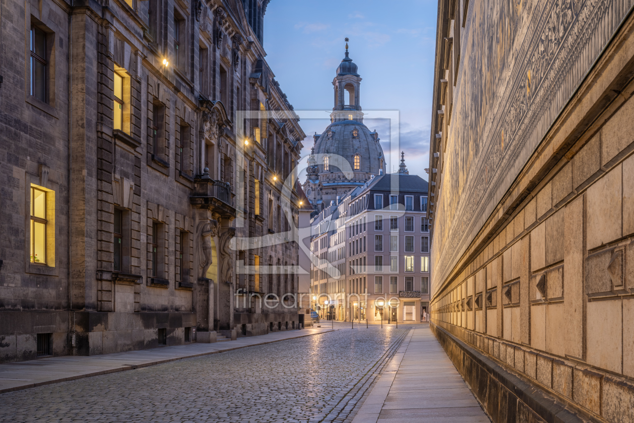 Bild-Nr.: 12887459 Fürstenzug und Frauenkirche in Dresden erstellt von eyetronic