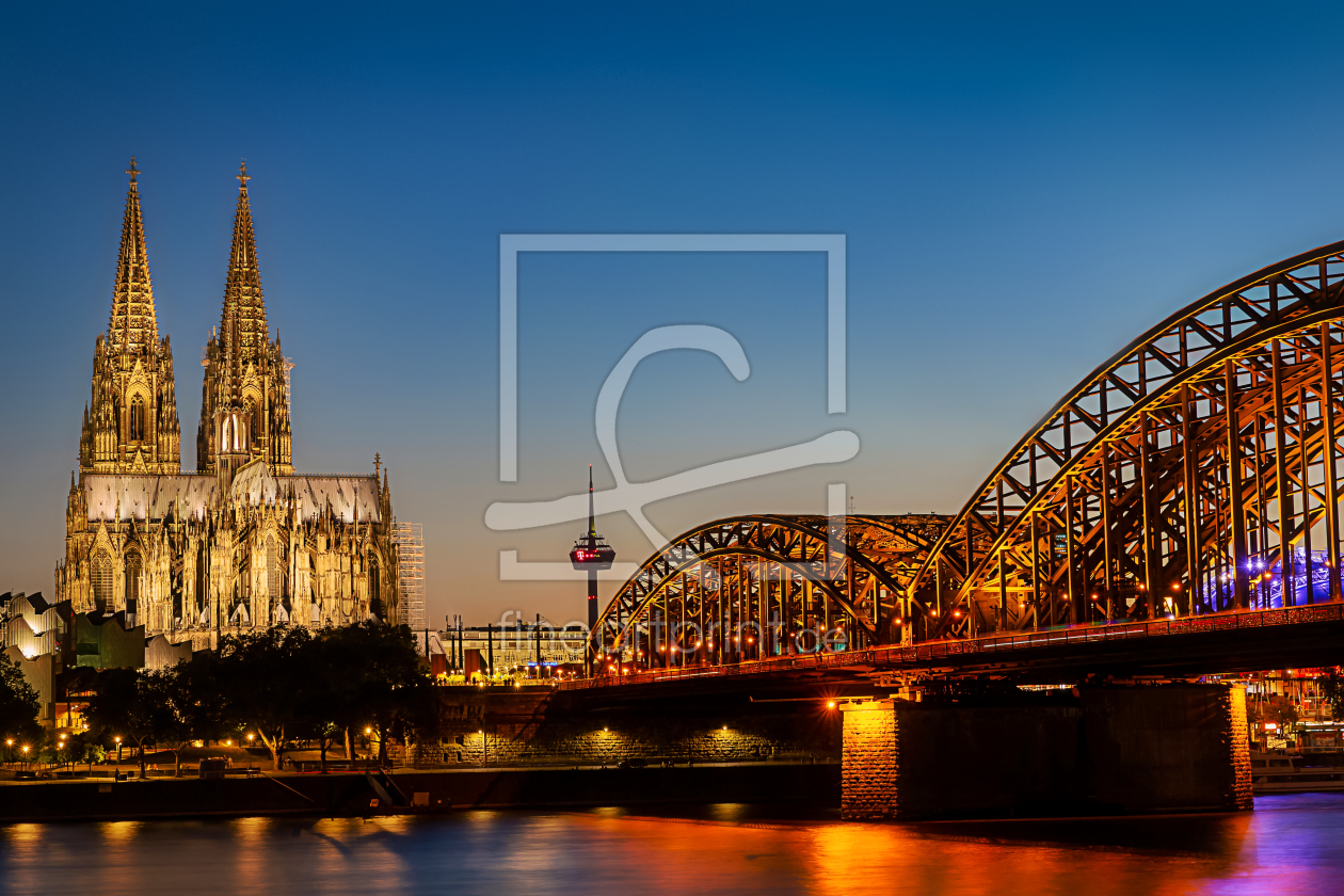 Bild-Nr.: 12889600 Köln bei Nacht - Blaue Stunde - Skyline erstellt von uh-Photography