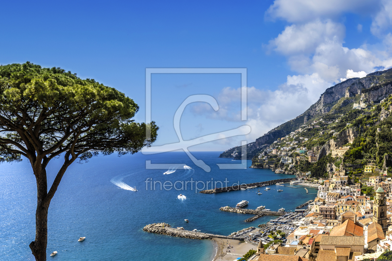 Bild-Nr.: 12900884 Malerischer Blick über Amalfi  erstellt von Melanie Viola