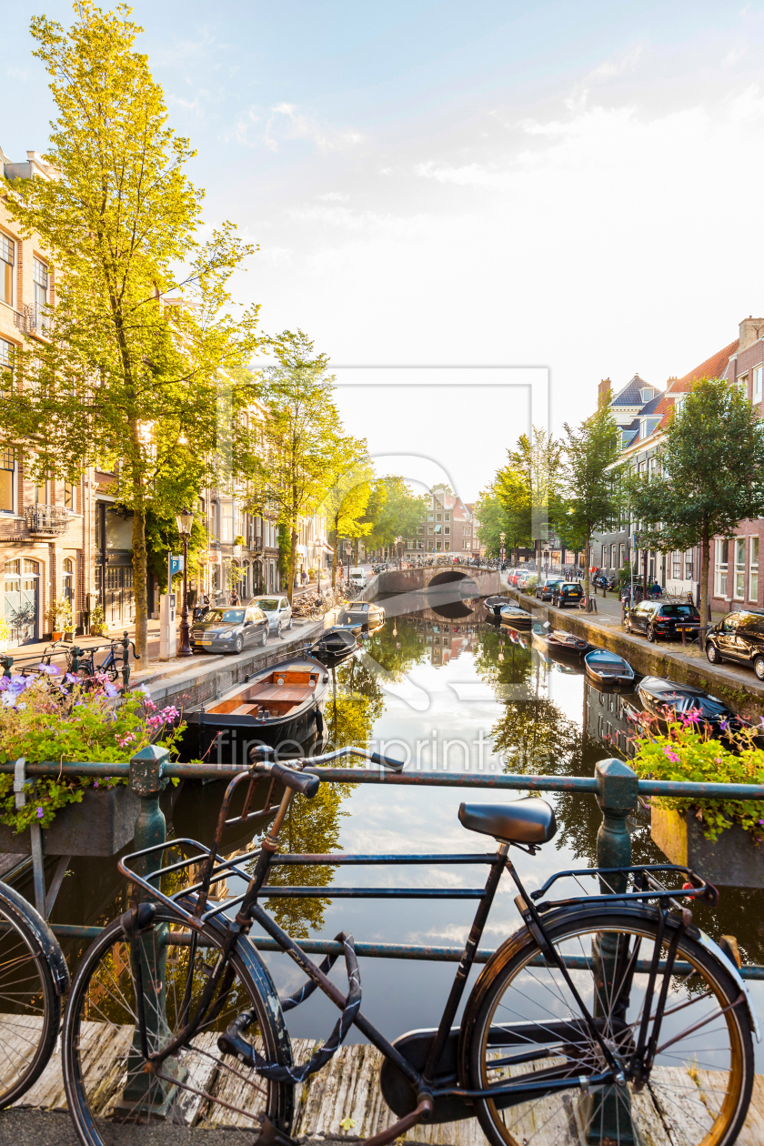 Bild-Nr.: 12913545 Altes Fahrrad an einer Gracht in Amsterdam erstellt von dieterich