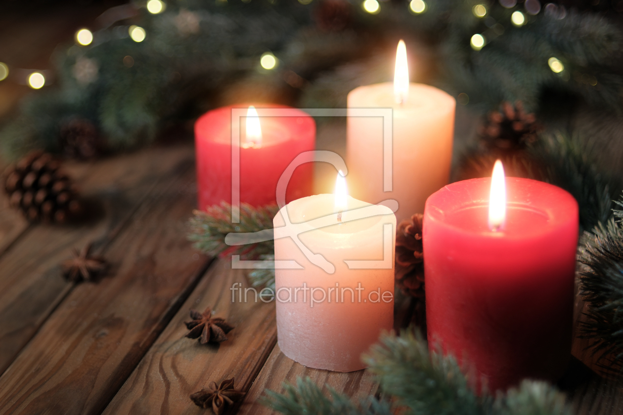 Bild-Nr.: 12915429 Mit vier Kerzen geschmückter Tisch im Advent erstellt von Smileus