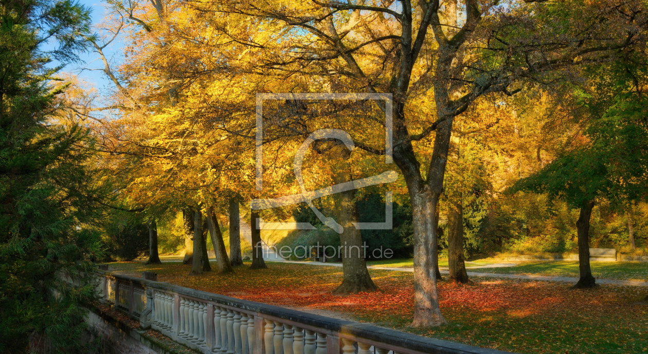 Bild-Nr.: 12915594 Sonniger Herbsttag im idyllischen Stadtpark erstellt von Smileus