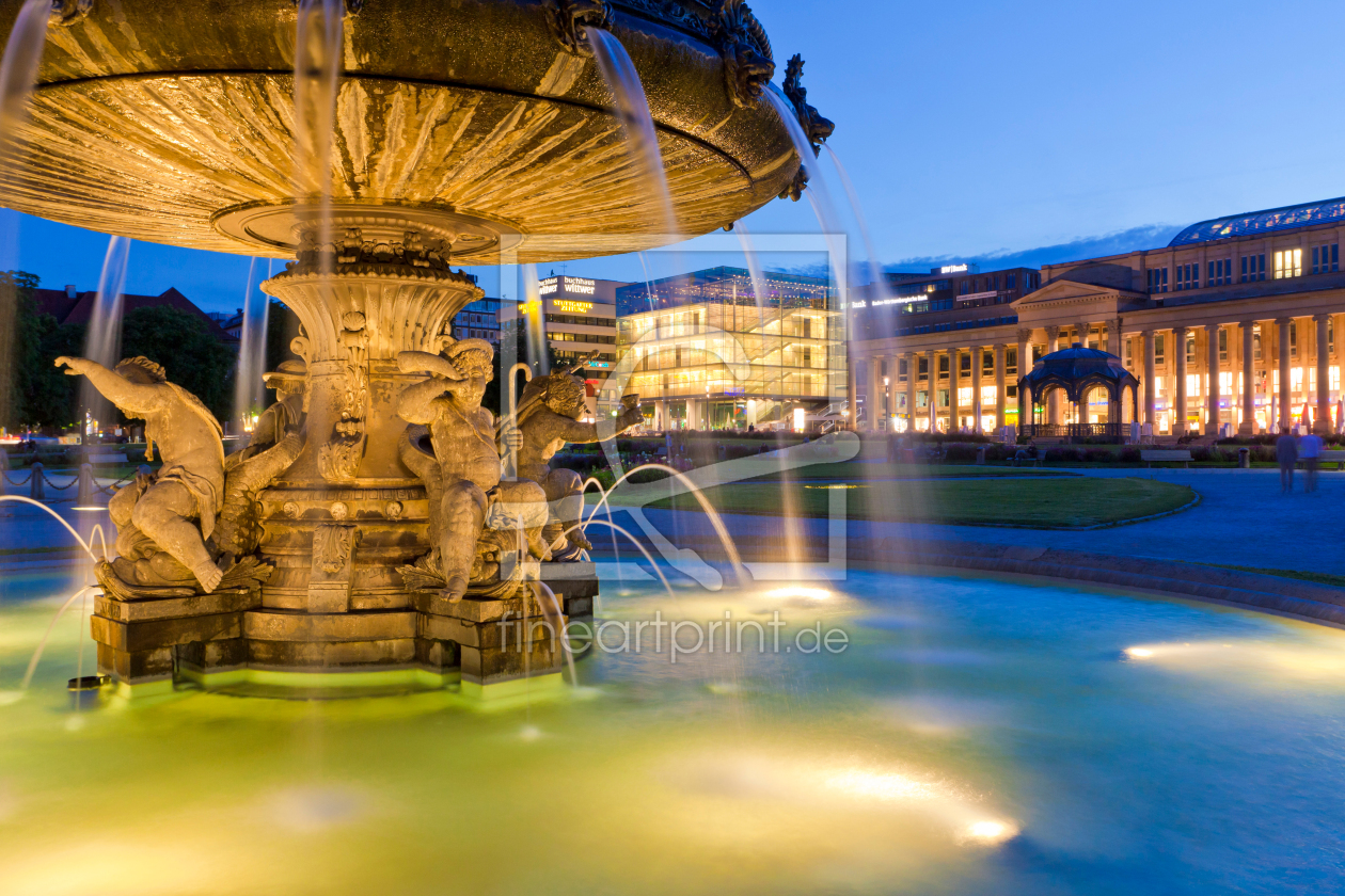 Bild-Nr.: 12915719 Schlossplatz in Stuttgart bei Nacht erstellt von dieterich