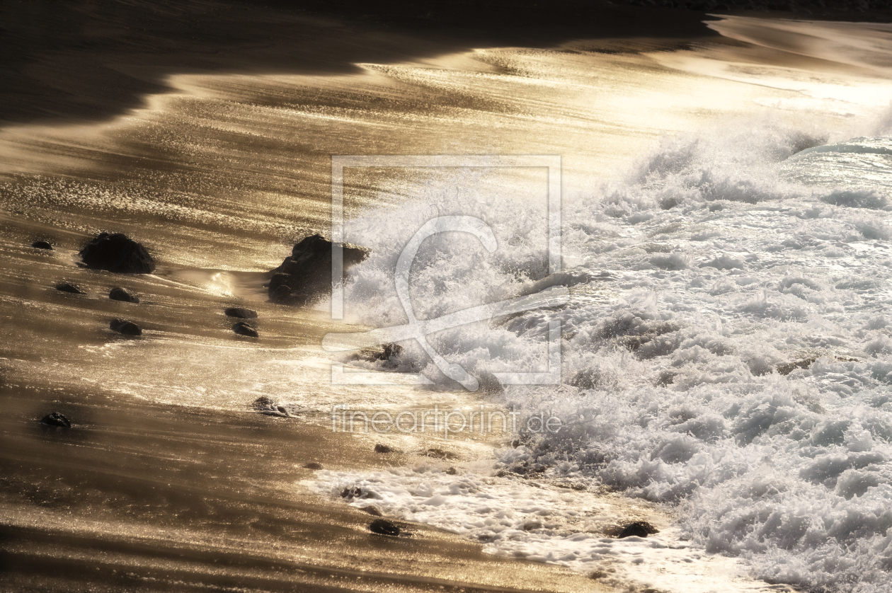 Bild-Nr.: 12931419 Schwarzer Strand im goldenen Licht erstellt von Nordbilder