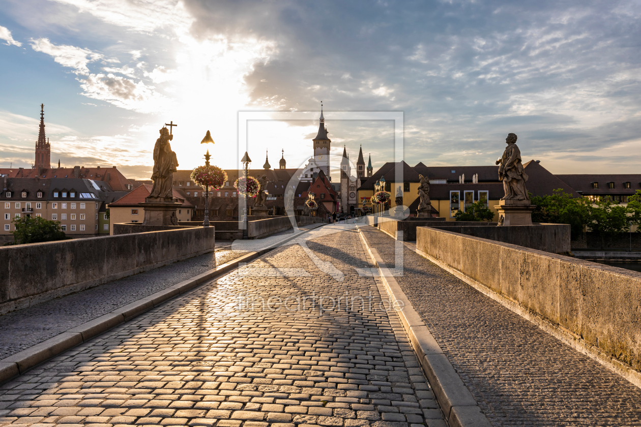 Bild-Nr.: 12936174 Alte Mainbrücke in Würzburg am Morgen erstellt von dieterich