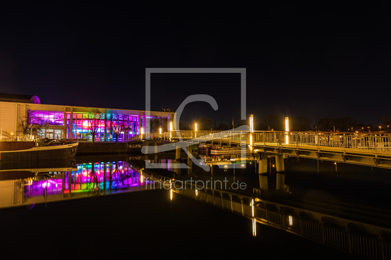 Bild-Nr.: 12936744 MUK in Lübeck bei Nacht erstellt von Ursula Reins