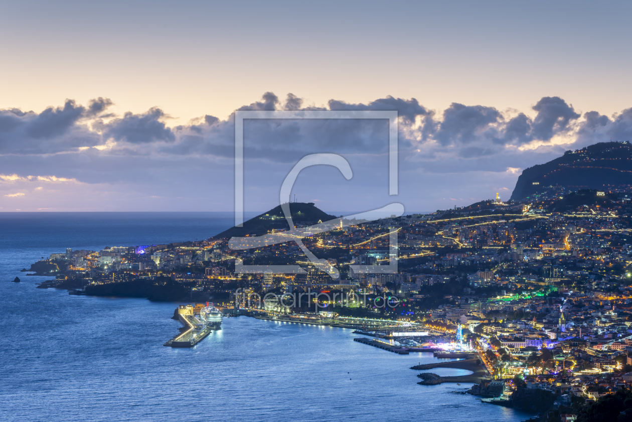 Bild-Nr.: 12936961 Die stille Stunde über Funchal erstellt von Walter G. Allgöwer