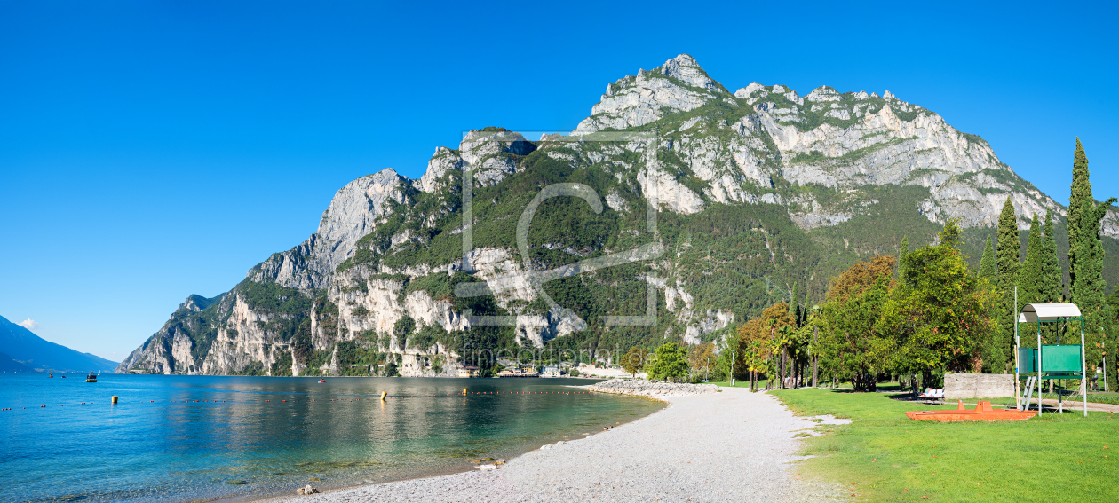 Bild-Nr.: 12937133 Badestrand Riva del Garda am Gardasee erstellt von SusaZoom