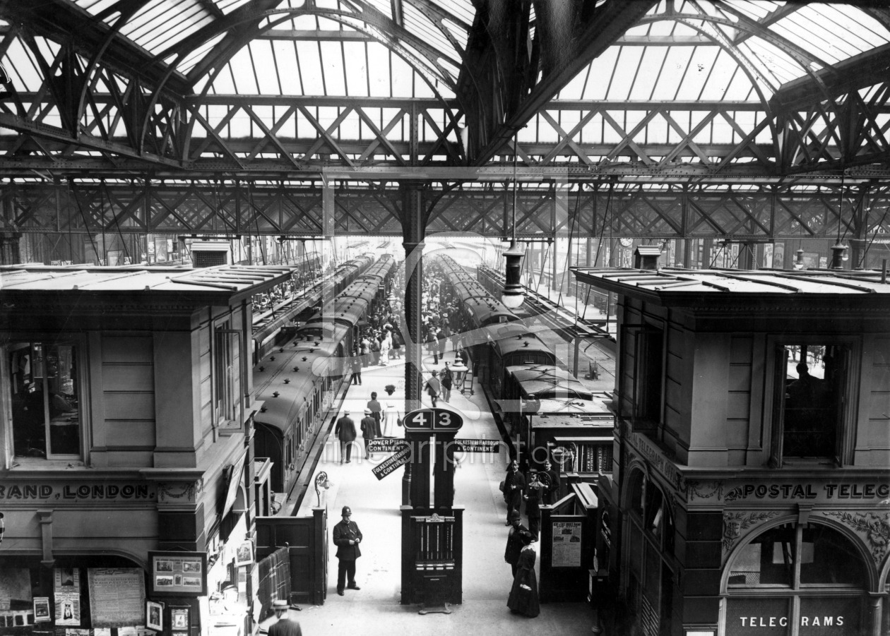 Bild-Nr.: 31001885 Interior of Charing Cross Station, London, c.1890 erstellt von Unbekannte Fotografen