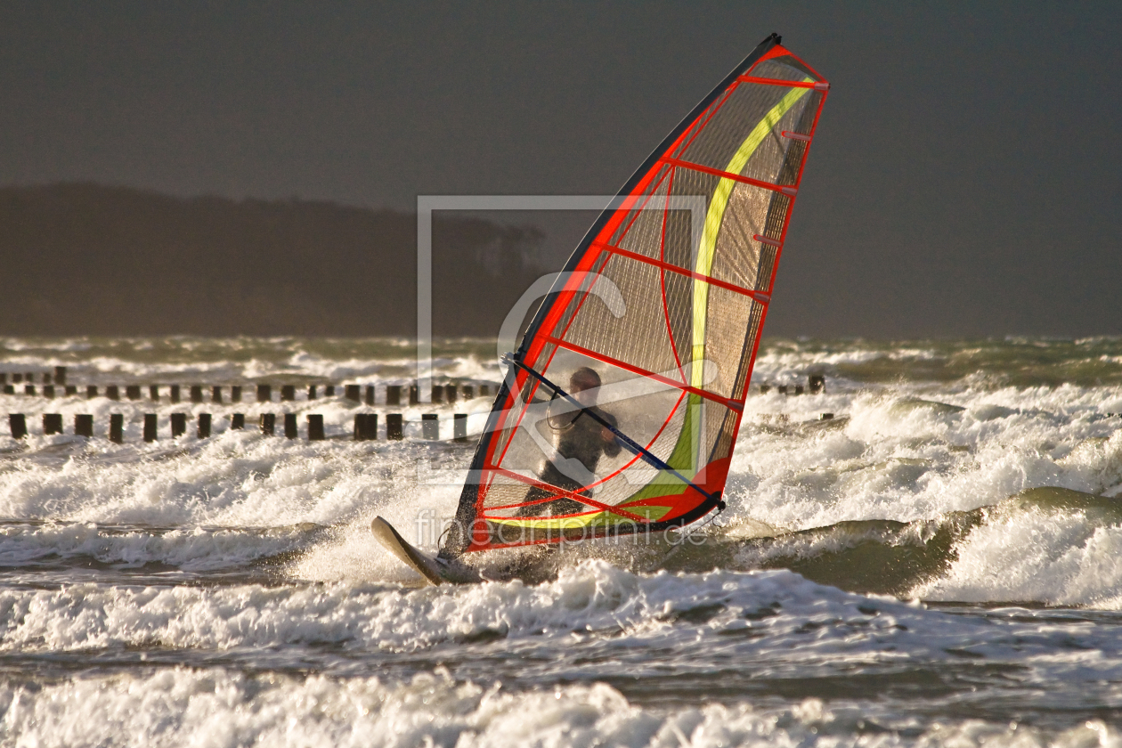 Bild-Nr.: 9845632 Surfer im Abendlicht erstellt von Rico Ködder