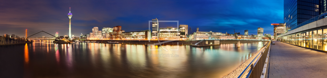 Bild-Nr.: 9977091 Düsseldorf Medienhafen Panorama bei Nacht erstellt von Patrick-Gawandtka