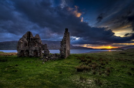 Ruine im letzten Sonnenlicht/9524514