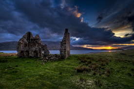 Ruine im letzten Sonnenlicht/9524514