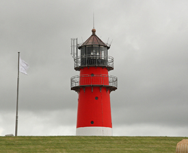 Leuchtturm in Büsum bei herbem Nordseewetter/9541470