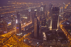 Sheikh Zayed Road in Dubai bei Nacht/10062427