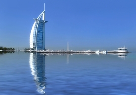 Burj al Arab in Dubai mit Wasserspiegelung/10196945