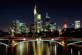 Frankfurt Skyline in der Nacht/10367855