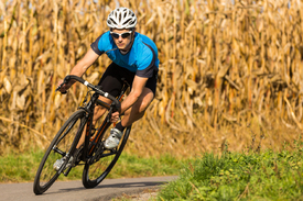 Rennradfahrer im Wettkampf/10699967