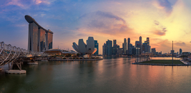 Singapur - Marina Bay Skyline Panorama bei Sonnenuntergang/11555234