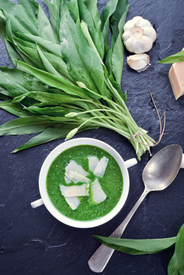 Wild garlic soup with parmesan/11714230