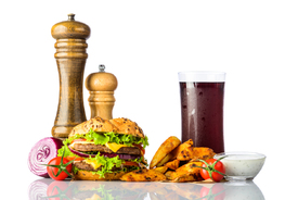 Fastfood Cola und Burger auf Weiss/11820633