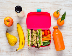 Lunchbox mit Früchte/11905414