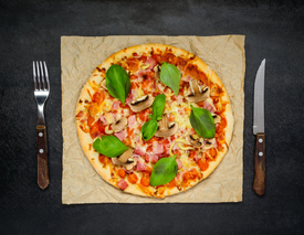 Pizza Margheritta mit Pilze und Käse/11920191