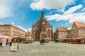 Markt und Frauenkirche Nürnberg 08/11998094