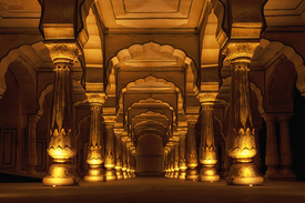 Goldene Halle mit Säulen/12136373