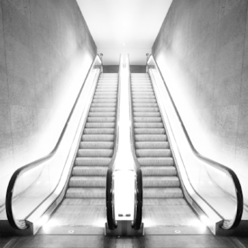 Rolltreppe im Licht/12341109