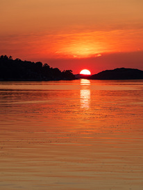 Sonnenuntergang über Schäreninseln/12717199