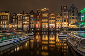 Amsterdam - die tanzenden Häuser am Damrak/12751037