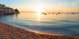 Sonnenaufgang am Strand Moscenicka Draga/12928096