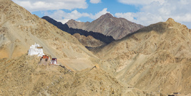 Kloster und Landschaft im Hochland von Ladakh/12940447