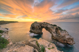 Felsentor Es Pontas auf Mallorca bei Sonnenaufgang/12944219